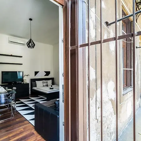 Boutique Designer Apartment *