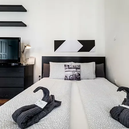 Boutique Designer Apartment *