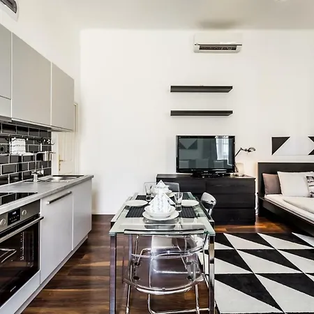Boutique Designer Apartment *