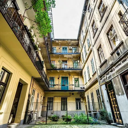Apartment Boutique Designer